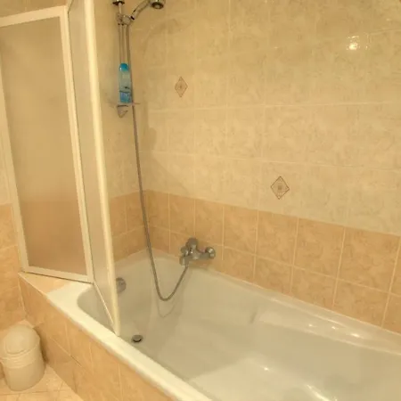 2 Pieces 57 Rue D'antibes Proche Palais