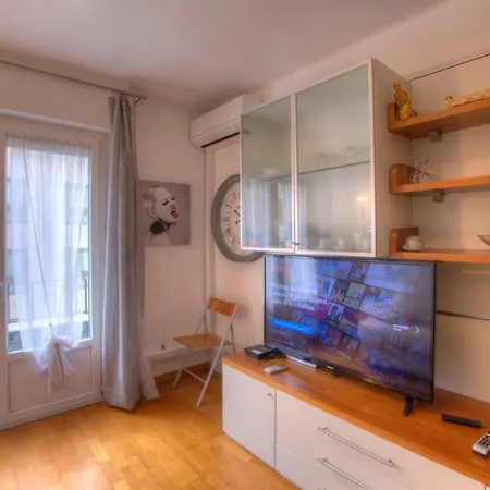 2 Pieces 57 Rue D'antibes Proche Palais