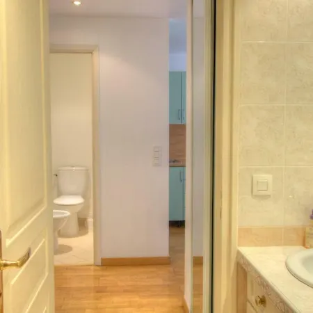 2 Pieces 57 Rue D'antibes Proche Palais * Cannes