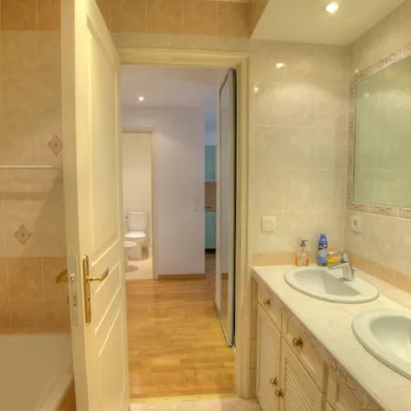 2 Pieces 57 Rue D'antibes Proche Palais Apartamento Cannes
